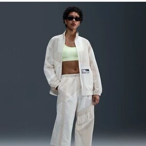 Nike track jacket windbreaker